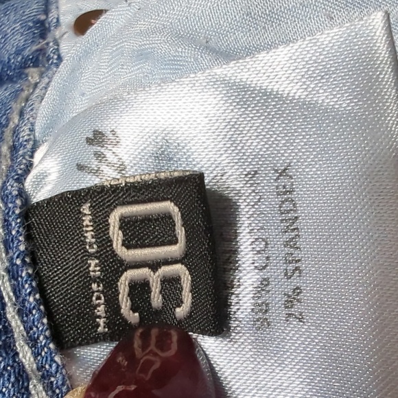 Chip Foster Distressed Jeans - Picture 6 of 6